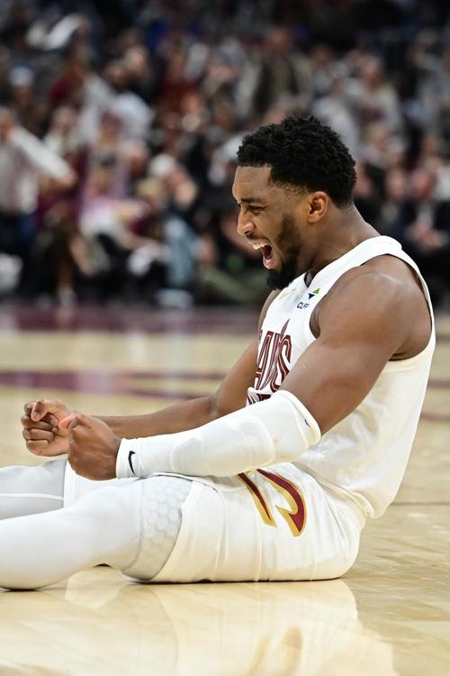 醒得太晚！米切尔20中6拿到17分1板8助1断 末节10分