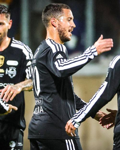 今日趣图：库库造乌龙，要是换阿扎尔来，屁股可就越位了