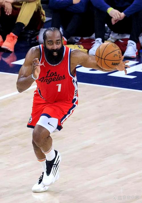 美记：NBA批准了快船270万美元的伤病特例 有效期至明年3月10日