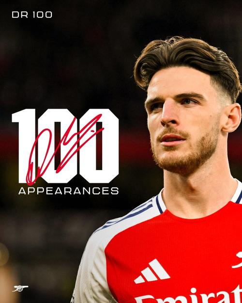 实至名归!赖斯社媒晒与全场最佳奖杯合照