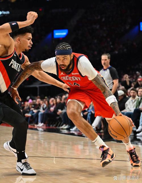 开课了！英格拉姆突破单臂隔扣新秀卡尔克布伦纳