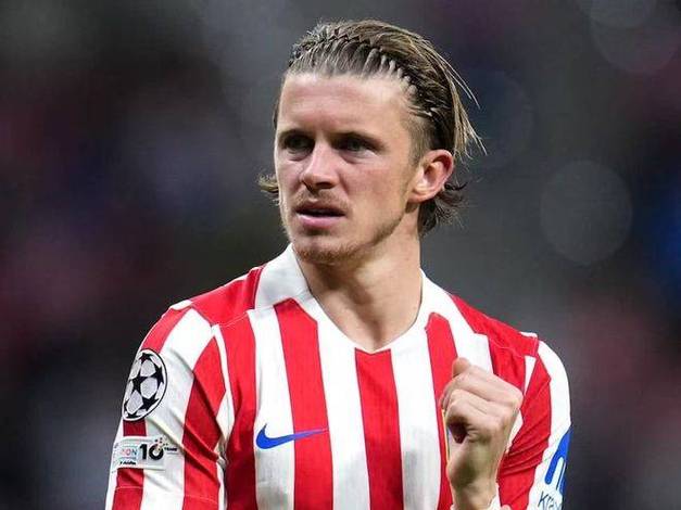 罗马诺：曼联欲引进2名中场，但若昂-戈麦斯和加拉格尔非优先目标