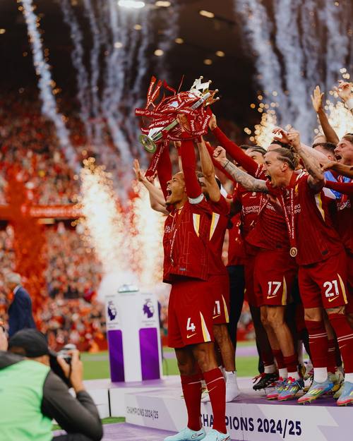 范戴克社媒：我们正面临最艰难时刻之一，但我们将从中崛起