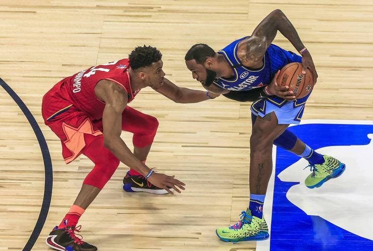 字母哥生涯第157次至少30分10板5助 追平贾巴尔大O&并列历史第一