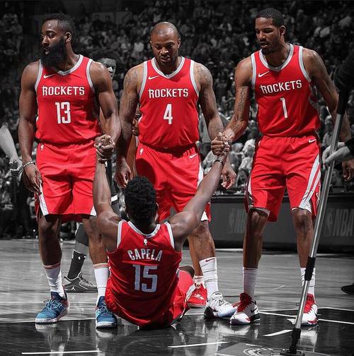 Top3！火箭本赛季的进攻效率和净效率联盟第二 防守效率联盟第三